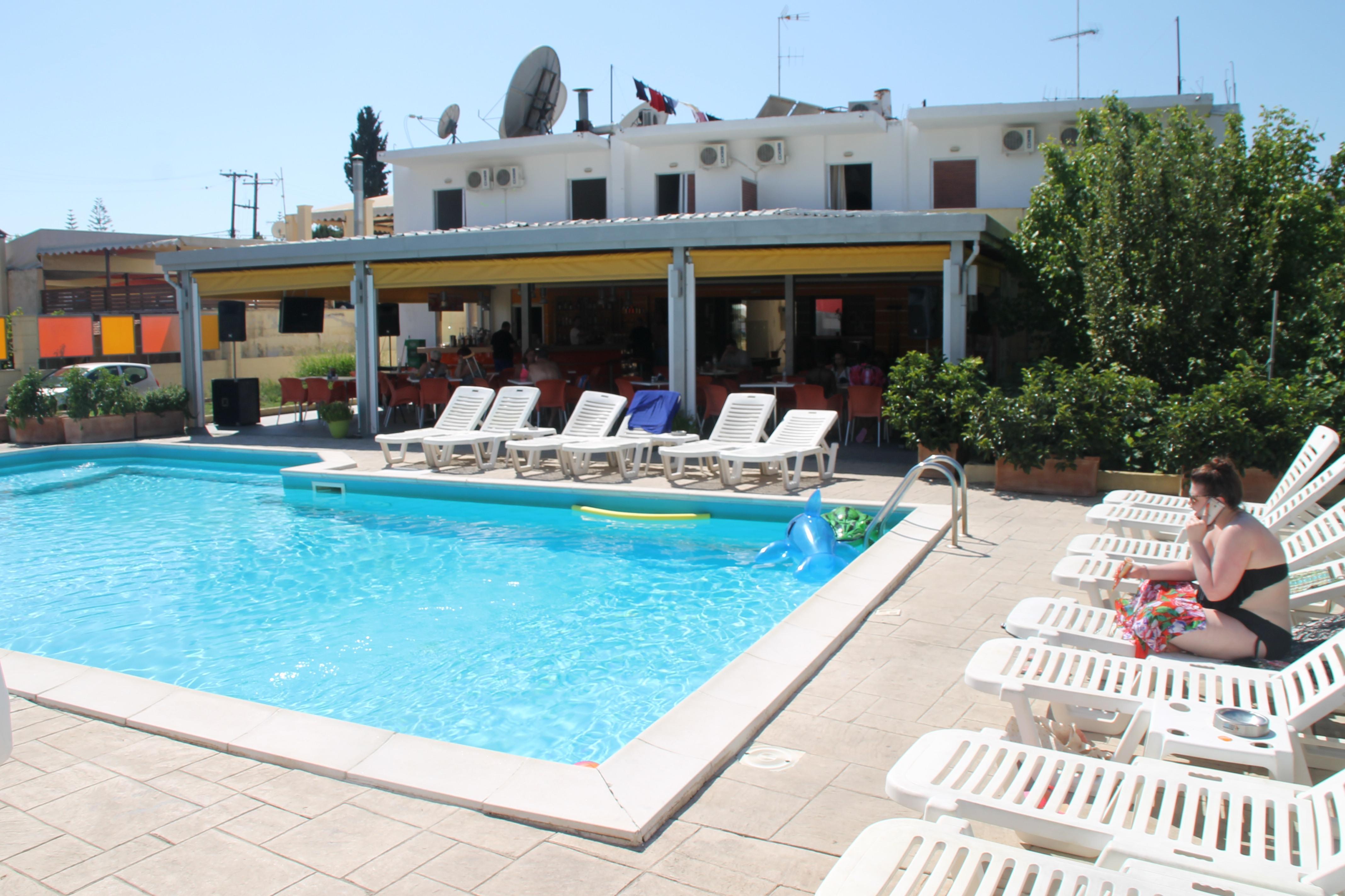 Kavos Central Gardens Exterior photo