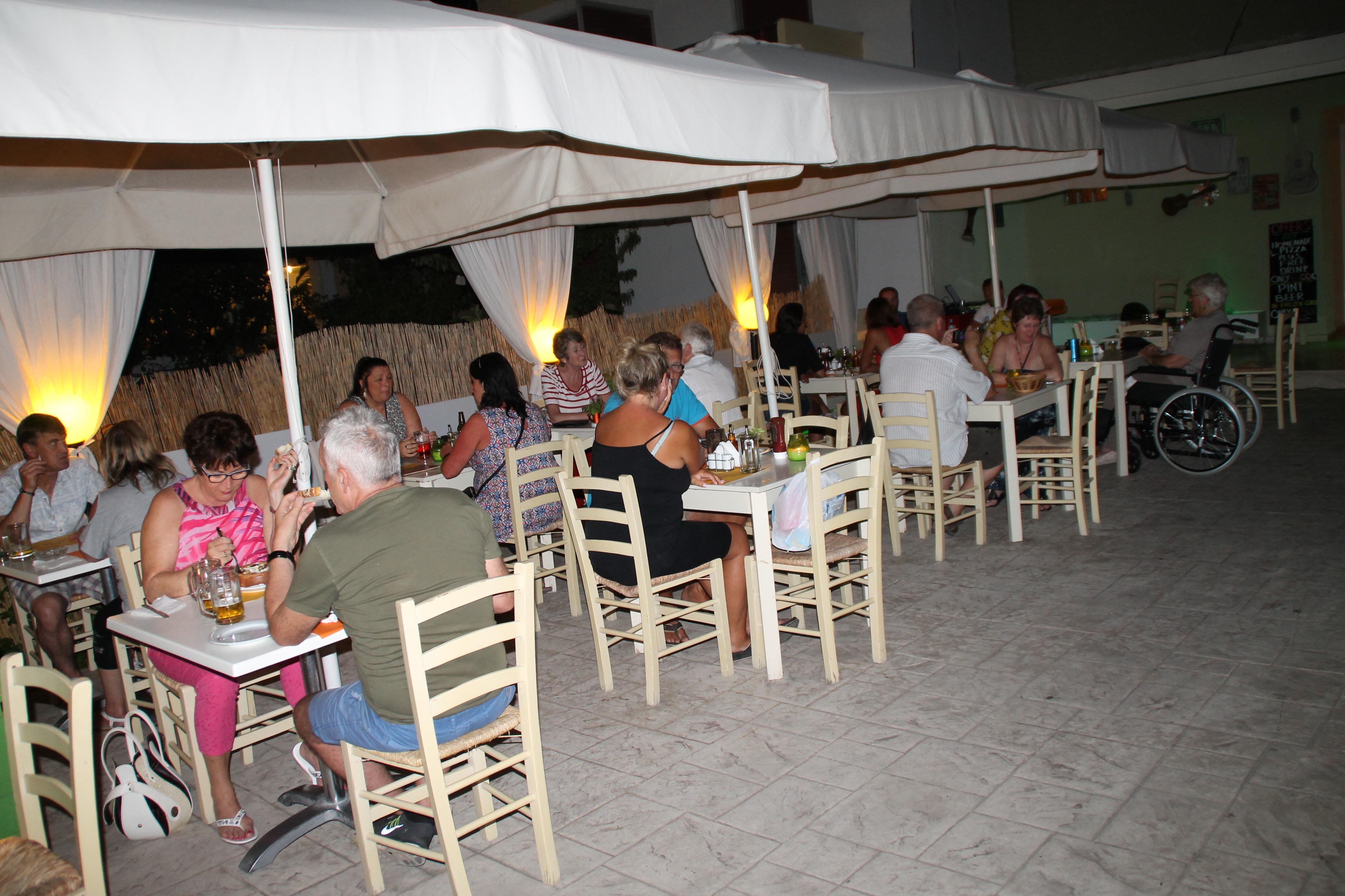 Kavos Central Gardens Exterior photo