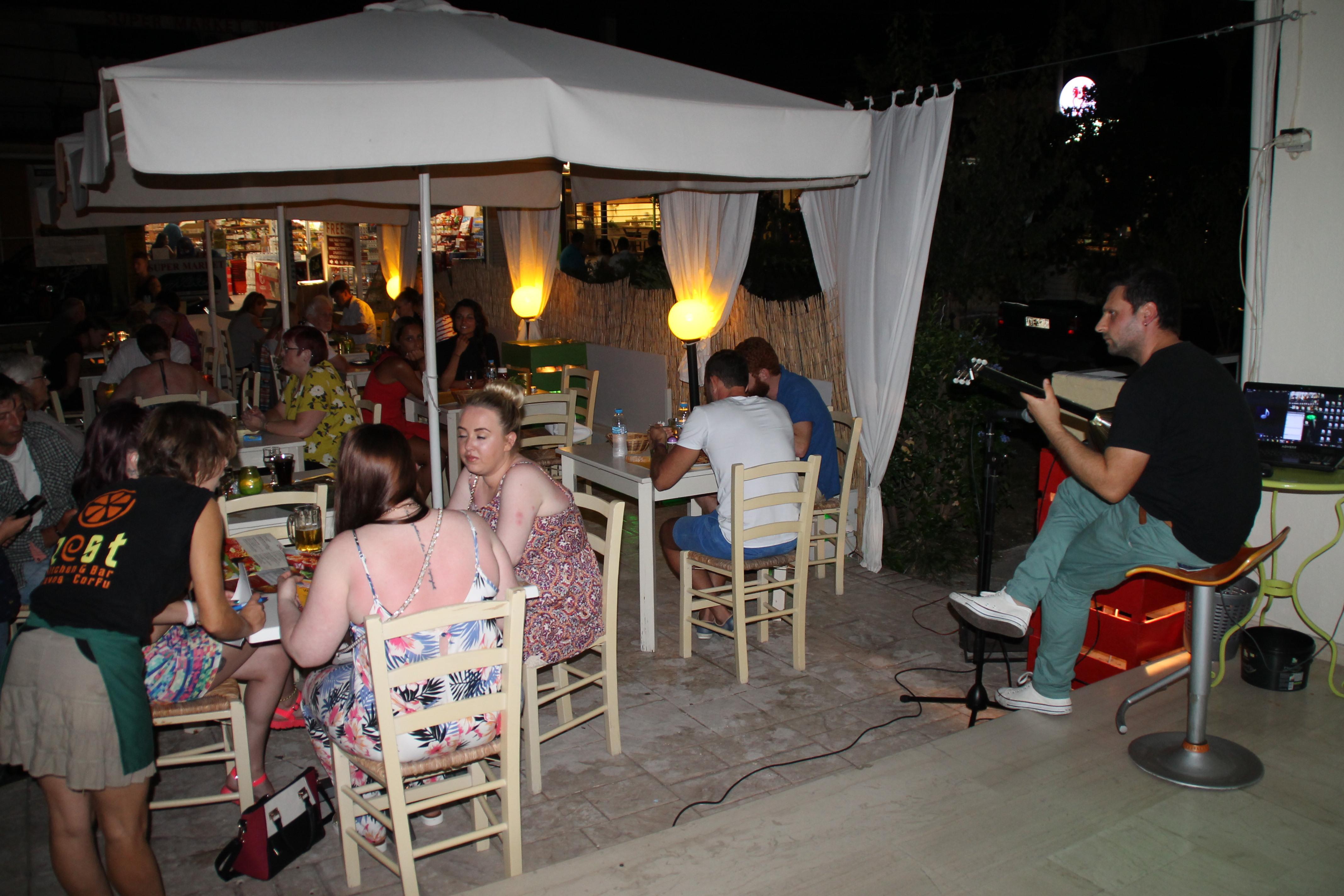Kavos Central Gardens Exterior photo