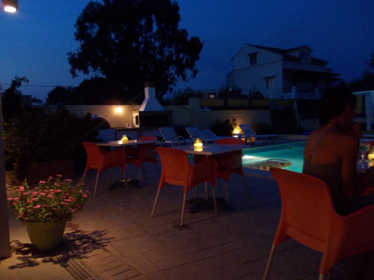 Kavos Central Gardens Exterior photo