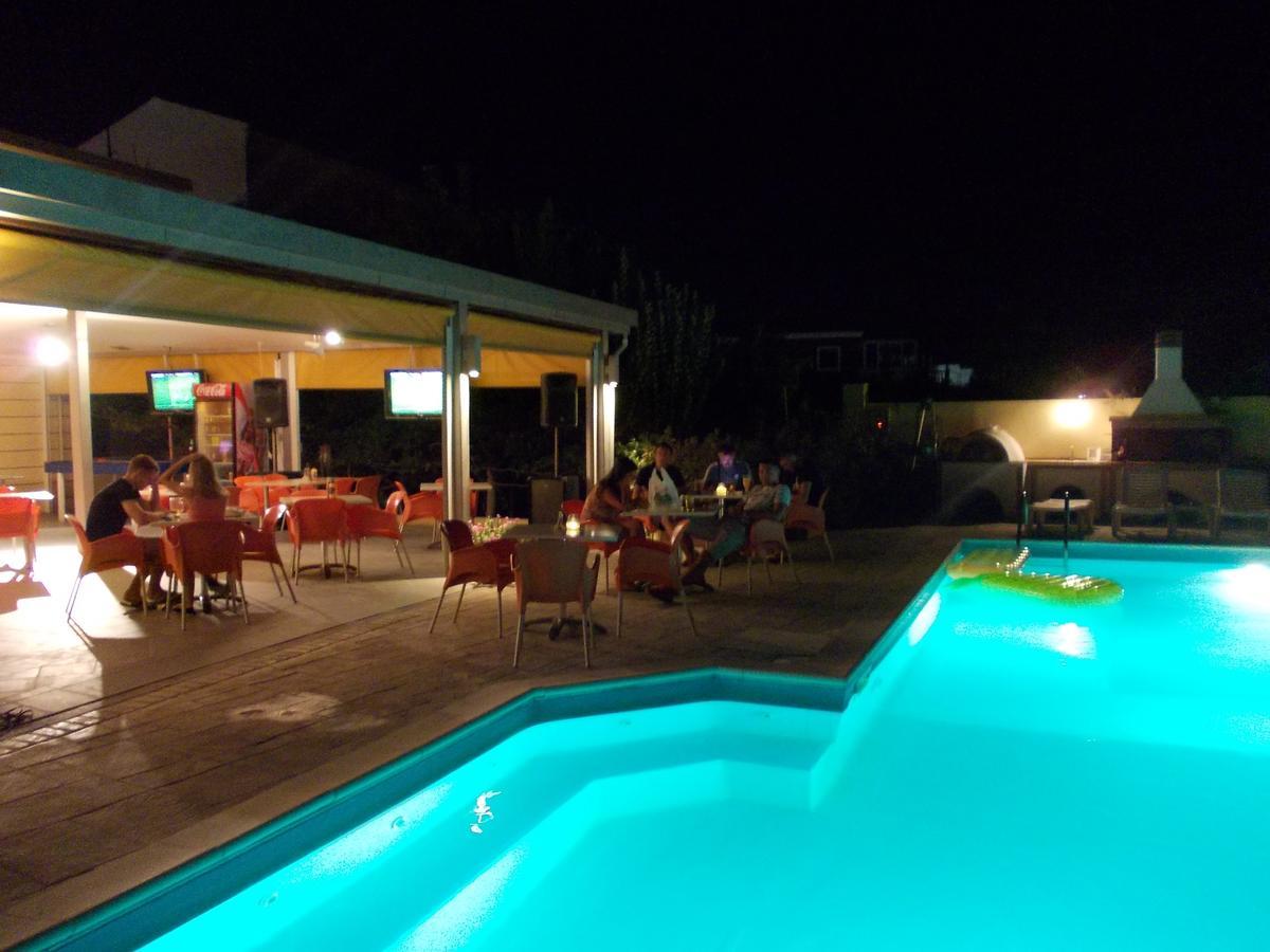 Kavos Central Gardens Exterior photo