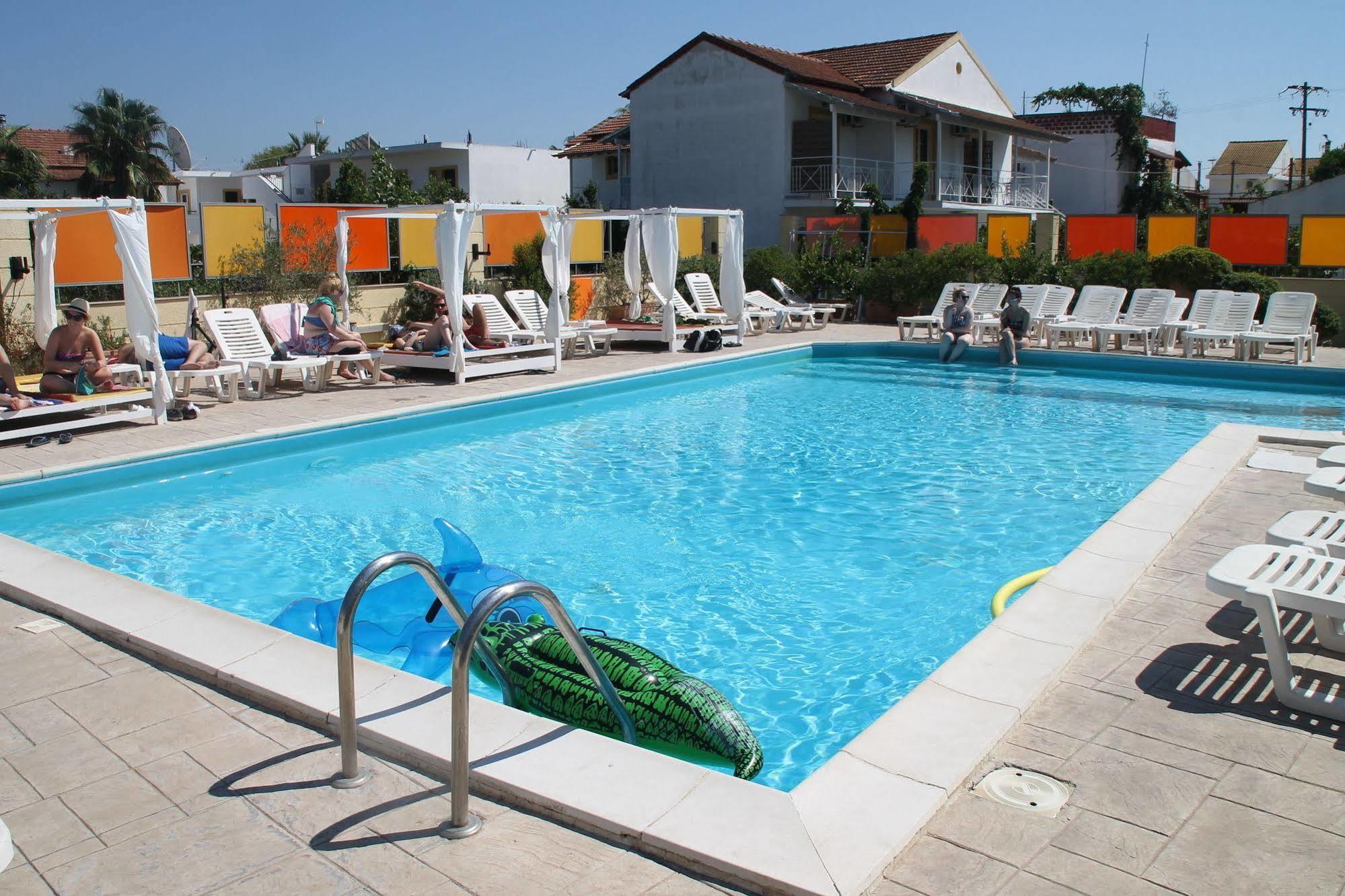 Kavos Central Gardens Exterior photo