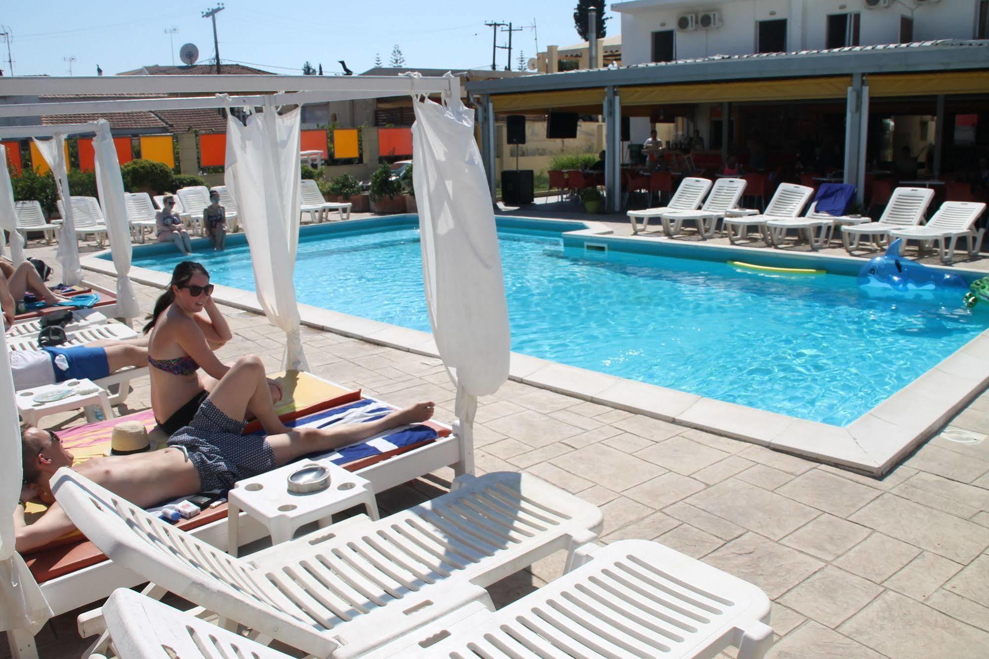Kavos Central Gardens Exterior photo
